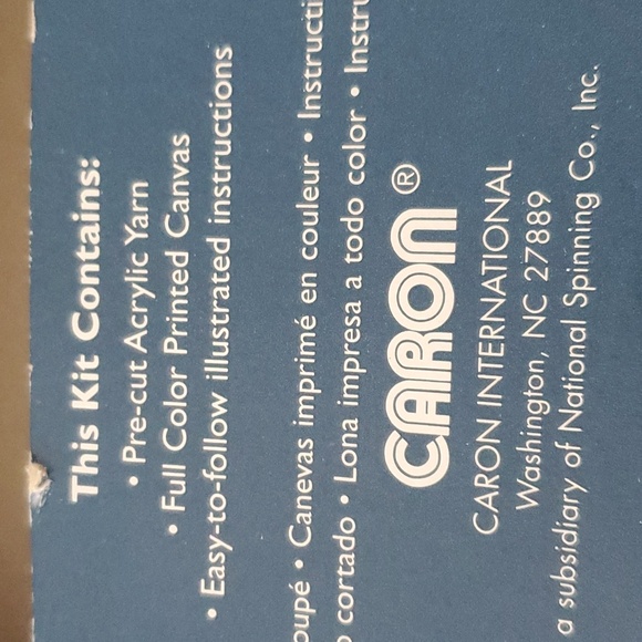 Mickey Mouse & Minnie Mouse Latch Hook Kit, Christmas, Winter - Picture 7 of 7